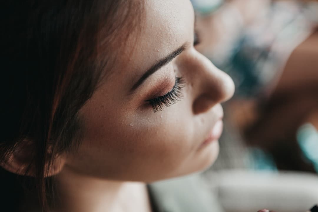 Nâng mũi có để lại sẹo không? Dấu vết sau phẫu thuật ra sao?