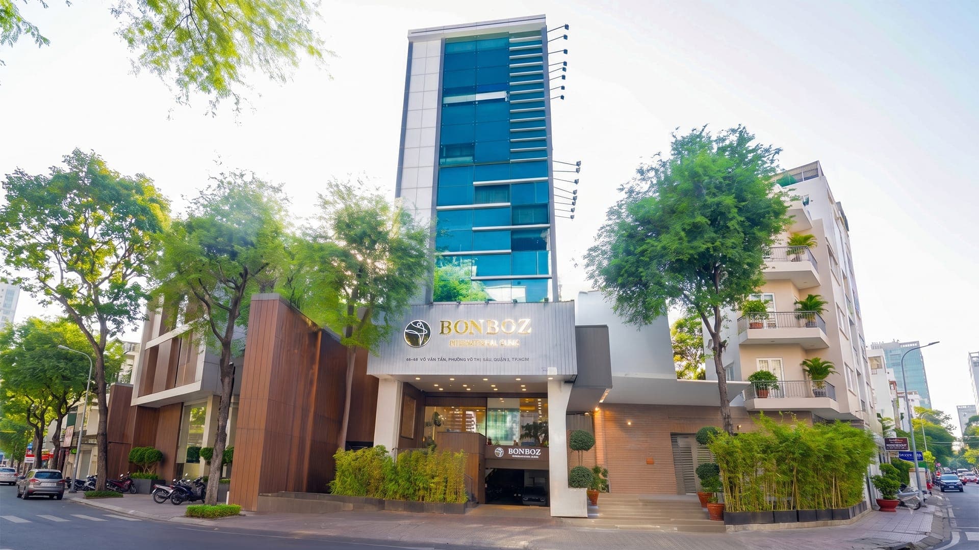 Mặt tiền phòng khám BonBoz Clinic tại 66–68 Võ Văn Tần, TP.HCM