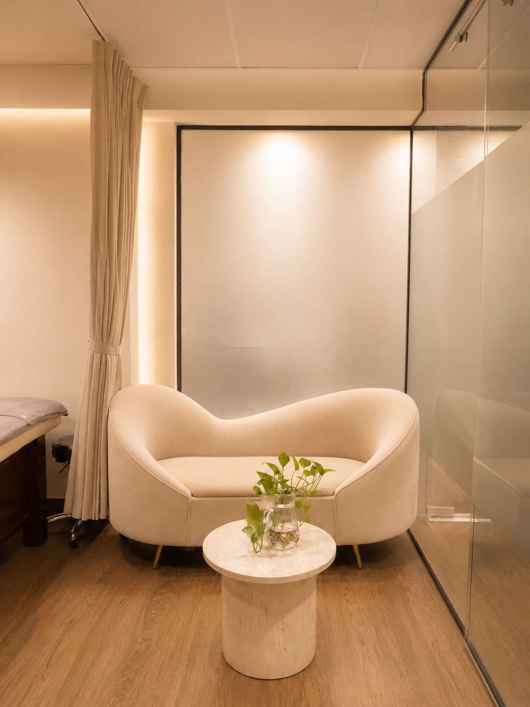 Góc chờ nhỏ BonBoz Clinic