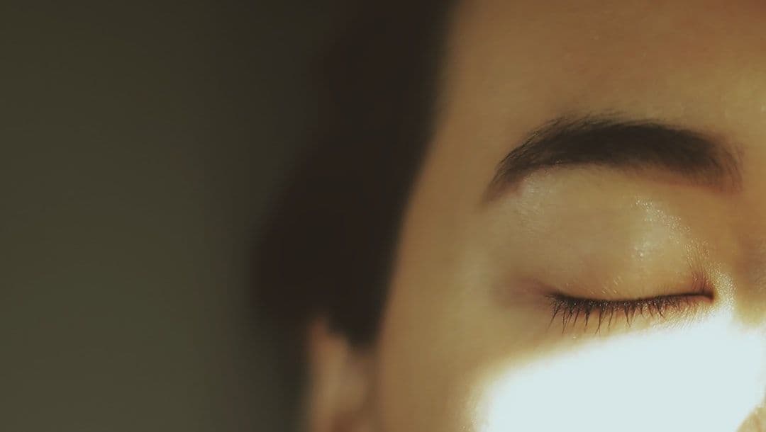 Ảnh minh hoạ — persons face in close up