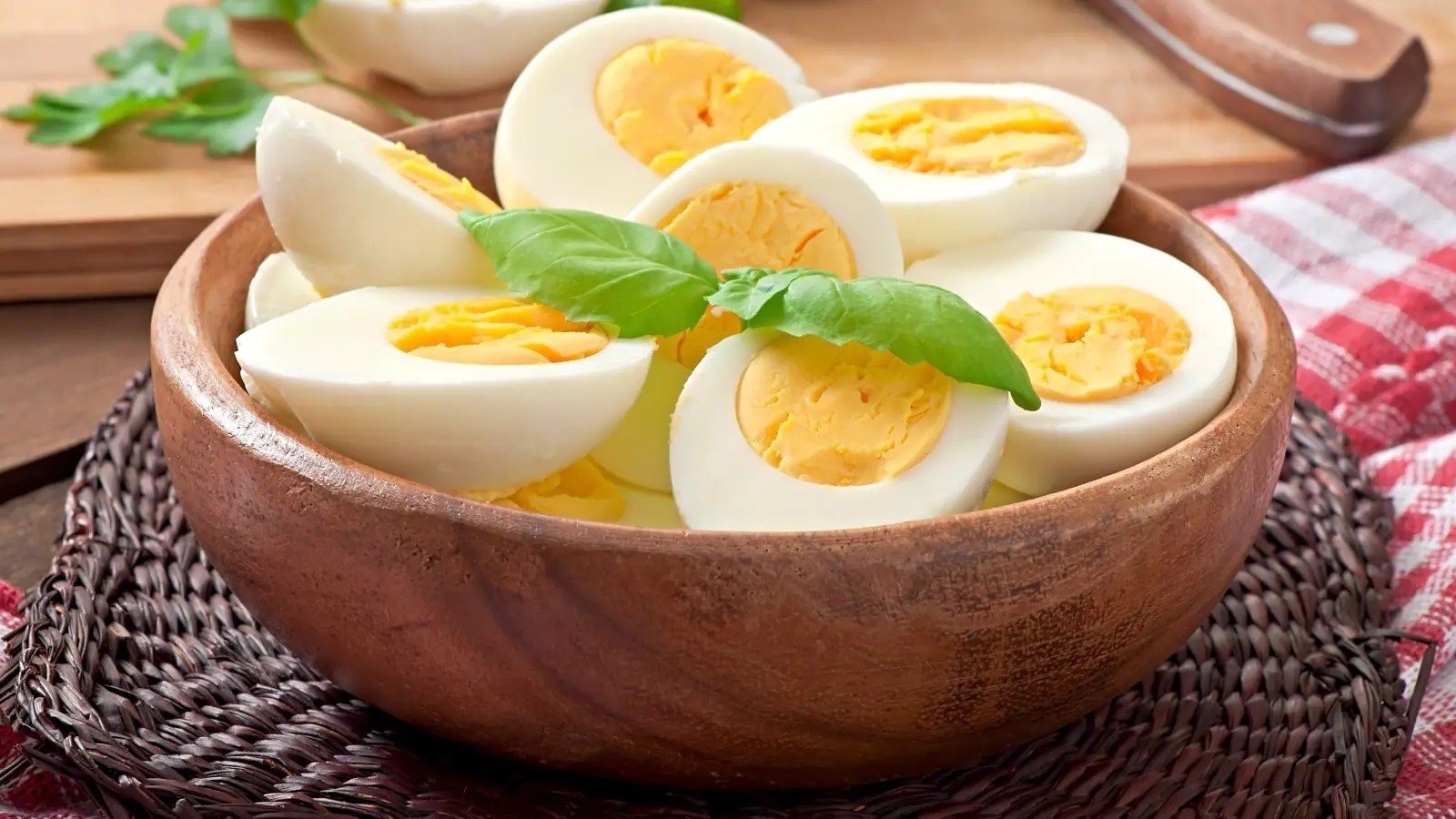 6 MÓN ĂN VẶT GIÀU PROTEIN GIÚP GIẢM MỠ NỘI TẠNG 6 Giam mo noi tang bang trung luoc