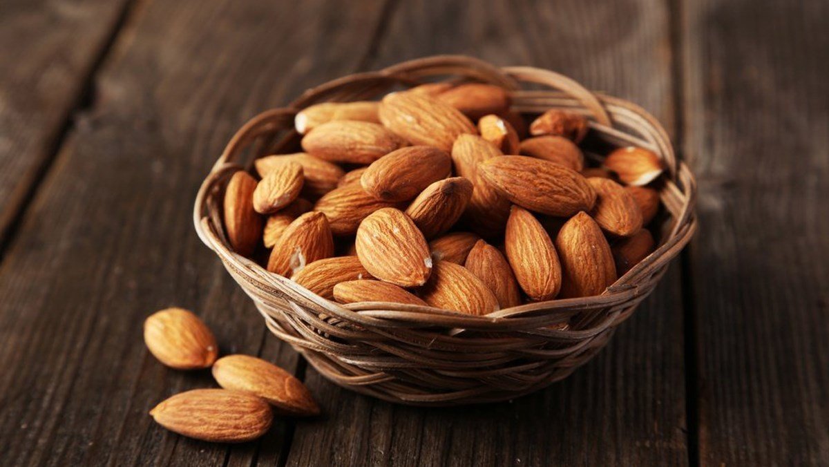 6 MÓN ĂN VẶT GIÀU PROTEIN GIÚP GIẢM MỠ NỘI TẠNG 5 hanh nhan giam beo